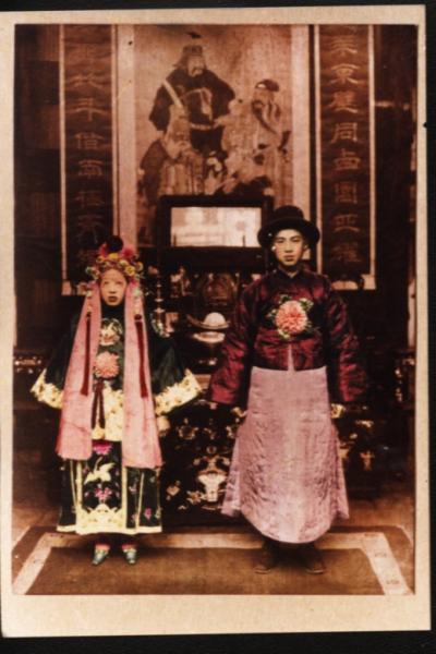 Retrospective Analysis of the Sources of Popular Photos of Posthumous Marriages on the Internet